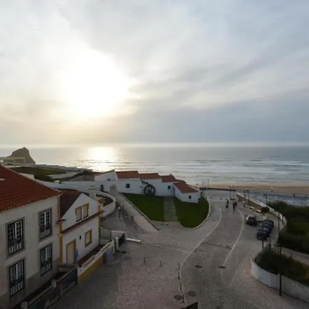 Yellow Submarine On The Seafront Silveira  Extérieur photo